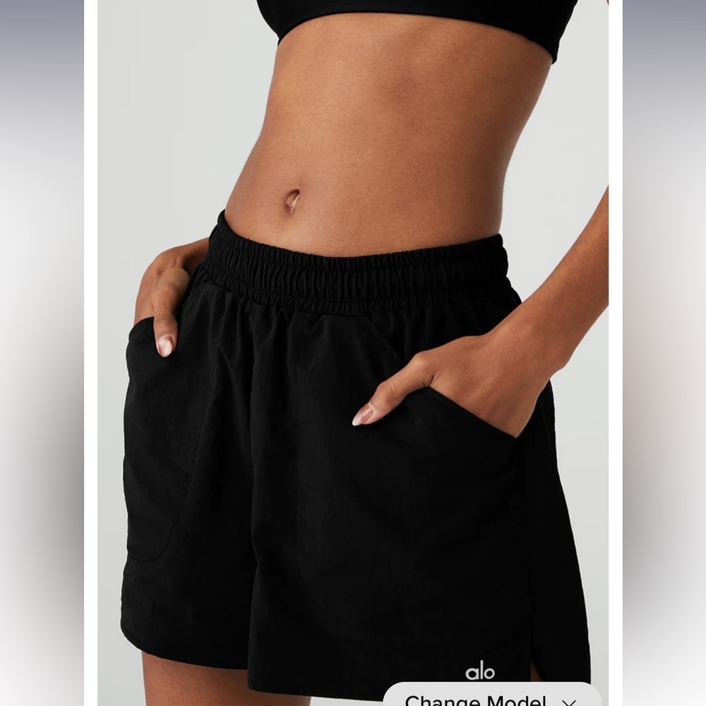 Alo yoga NWOT black alumni shorts
